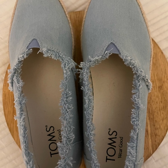 Toms Valencia Denim Slip-on Espadrille NWOT - Picture 3 of 6